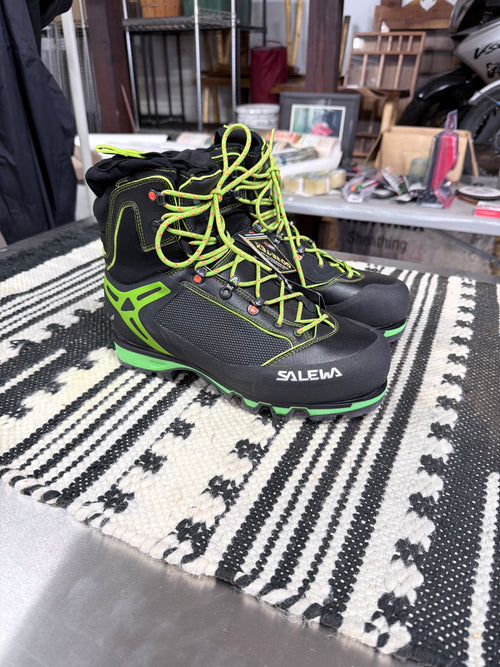 Salewa MS Vultur Vertical GTX. New in original box.