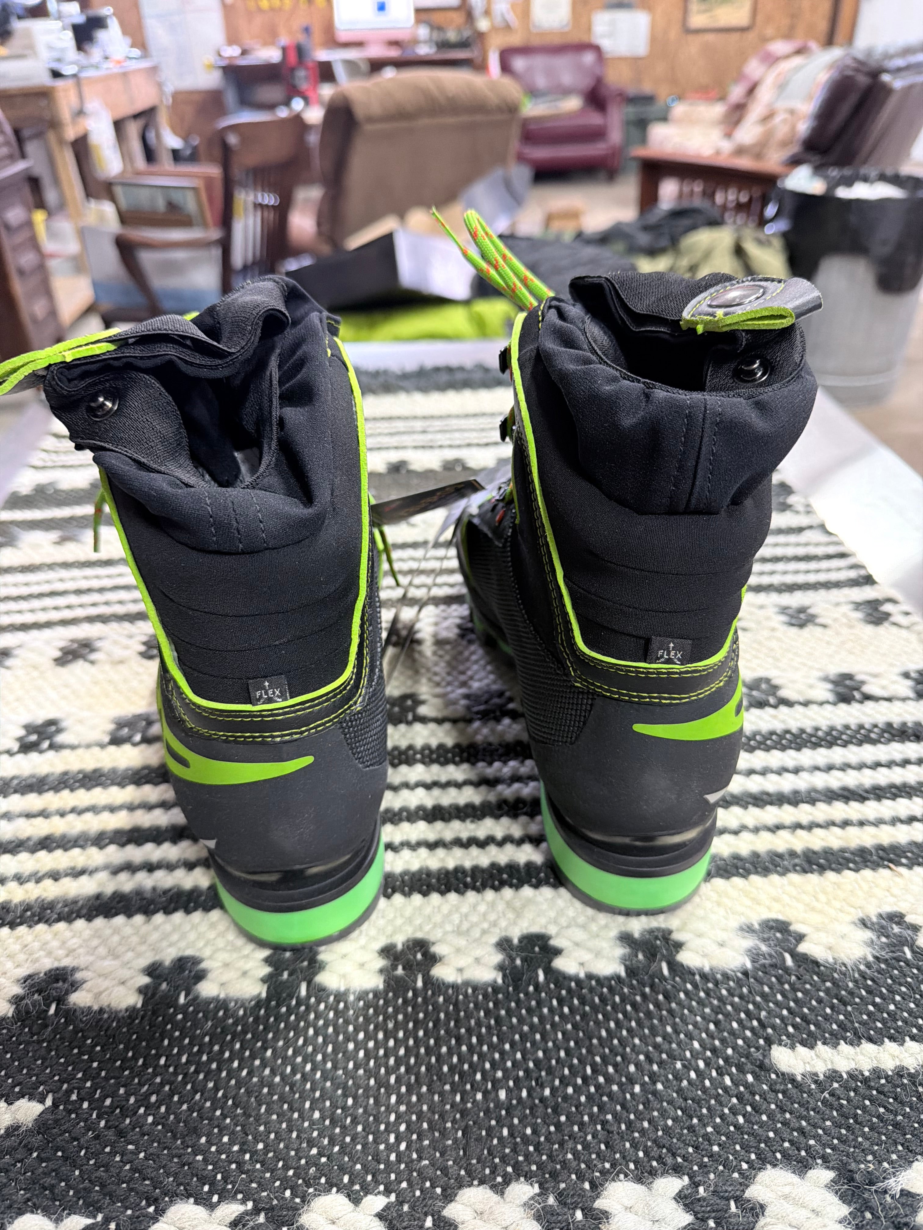 Salewa MS Vultur Vertical GTX. New in original box.